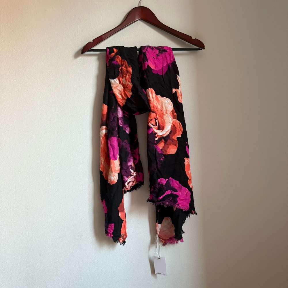 New Calvin Klein Pink and Black Scarf Roses Metal tag Emblem Rayon 100%